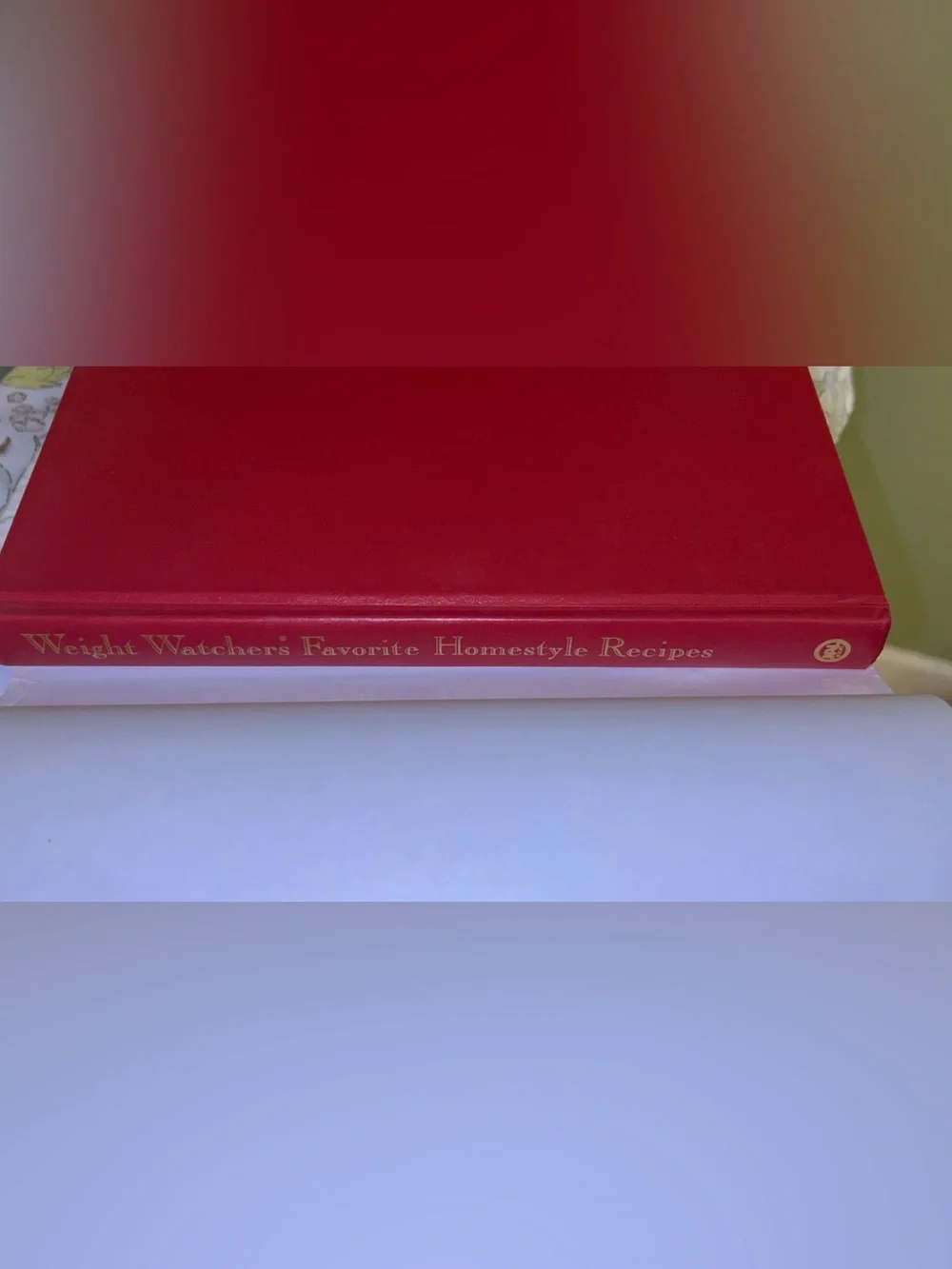 Vintage 1993 hardcover cookbook titled Weight Watchers Favorite Homestyle Recipe